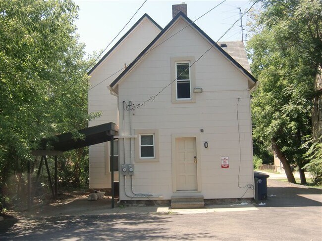 Building Photo - 7 br, 2.5 bath House - 825 Packard St 825 ...