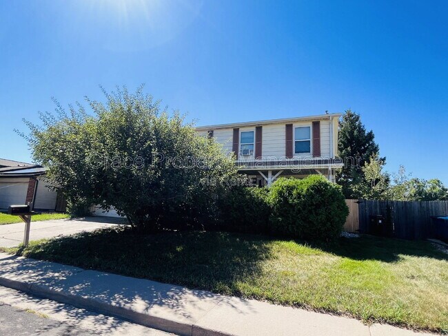 Foto del edificio - 2582 Ridge Dr