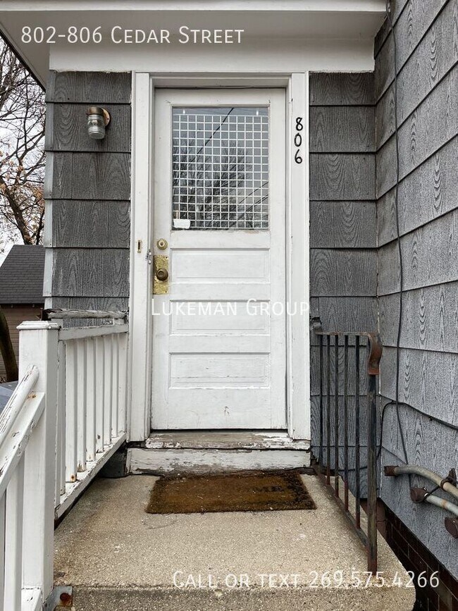 Building Photo - 802-806 Cedar Street-