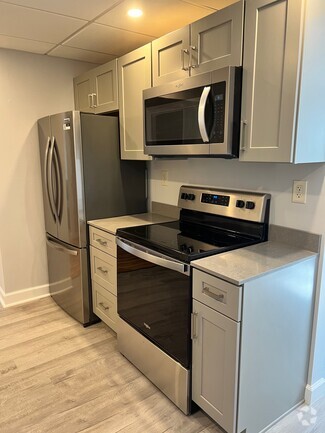 Building Photo - 410 Hillview Plz