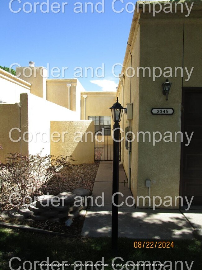Foto del edificio - Cute 2 Bedroom, 2 Bathroom, 2 Car Garage and 1,562 Sq. Ft. home in 55+ Community in Rio Rancho.