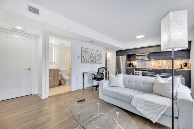 Building Photo - 50 McCaul St