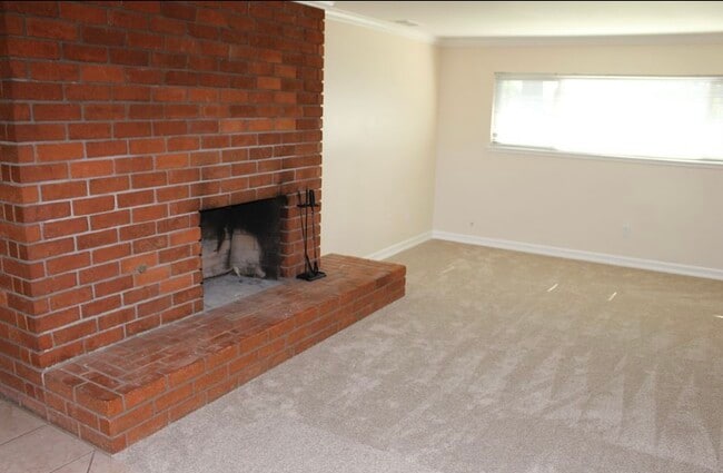 Building Photo - 8484 Monteel Pl