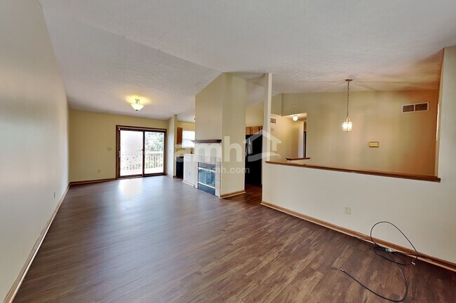 Foto del edificio - 2759 Beal Dr