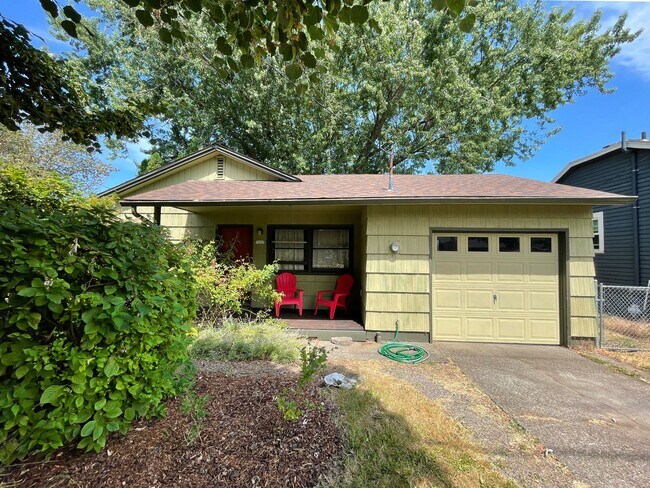 Lovely Home in St Johns with Fenced Yard, ... - Lovely Home in St Johns with Fenced Yard, ...