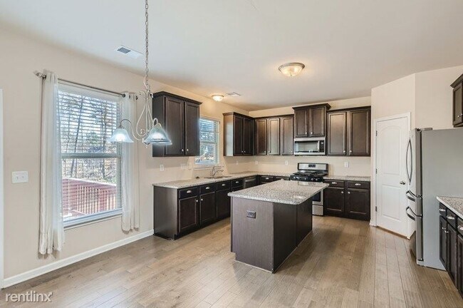 Building Photo - 4 br, 2 bath House - 71 Gorham Gates Court...