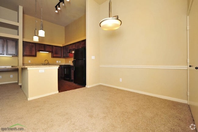 Dining Room - Bella Madera