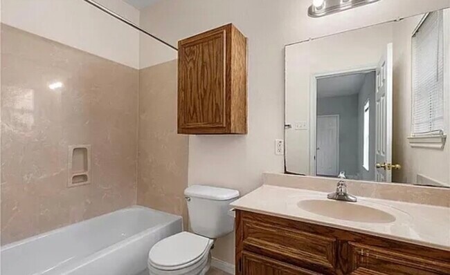 Foto del edificio - 1925 S 17th St