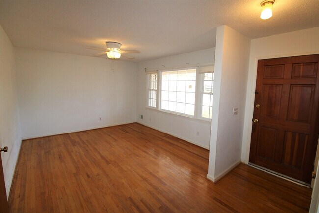 Foto del edificio - 2378 Valleybrook Rd