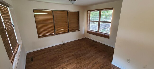 Interior Photo - Manor Homes