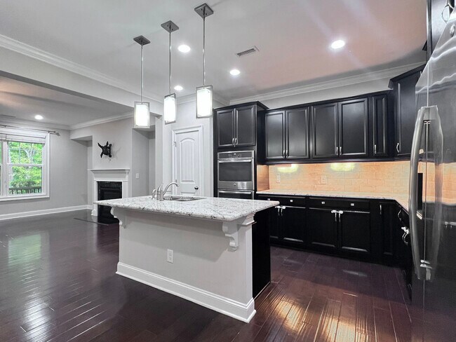 Foto del edificio - 156 Wildfell Trl