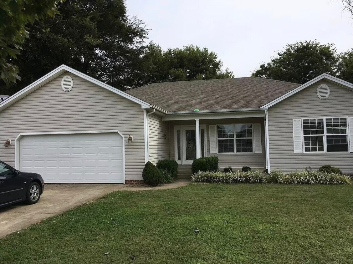 Primary Photo - 1432 Trillium Ln