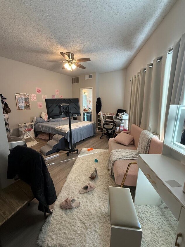 Foto del edificio - 3115 Tom Green St