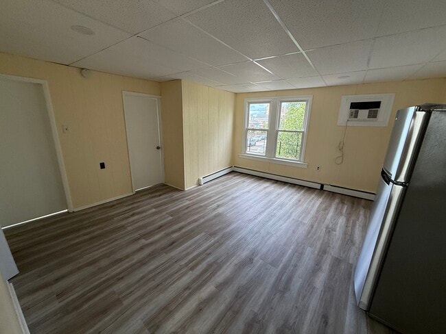 Building Photo - 144 Midland Ave