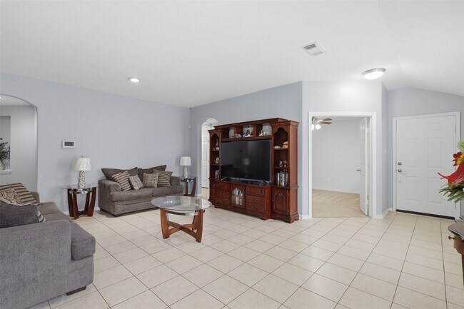 Foto del edificio - 6810 Jasmine Arbor Ln