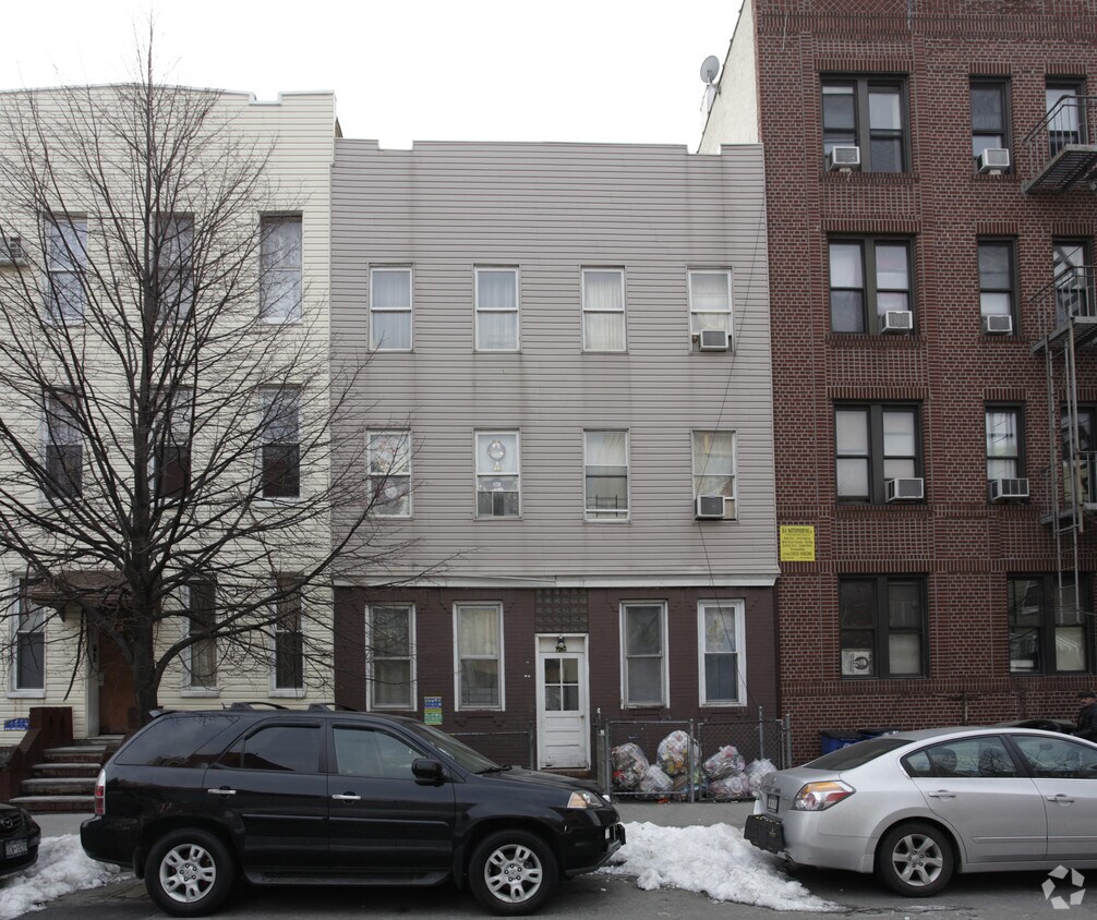 Foto del edificio - 196 Huron St