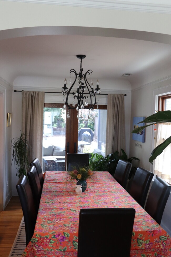 Comedor - 1019 W 21st Ave