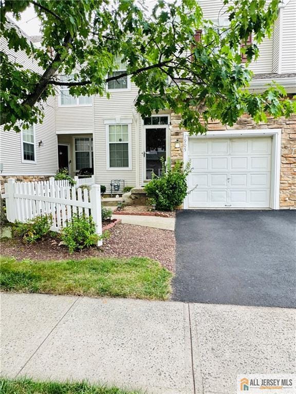 Foto principal - 1905 Dahlia Cir