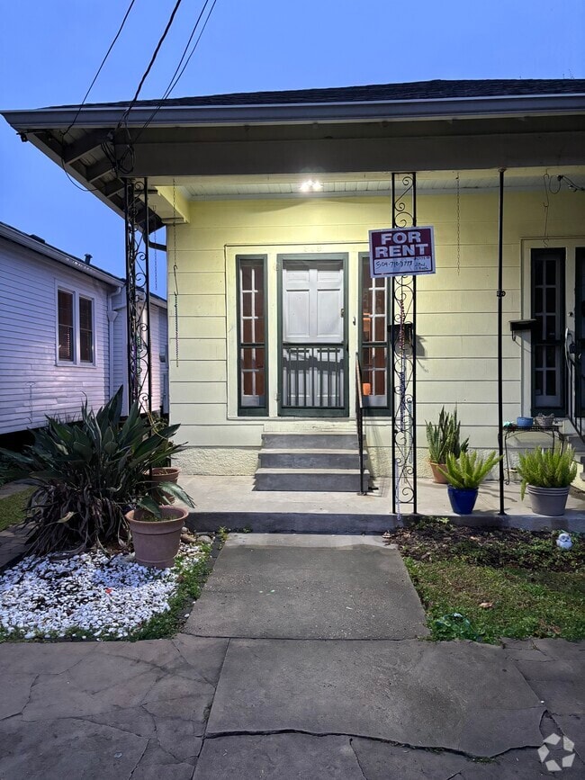Building Photo - 308 Henry Clay Ave