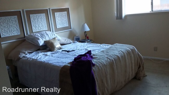 Building Photo - 213 Rancho St