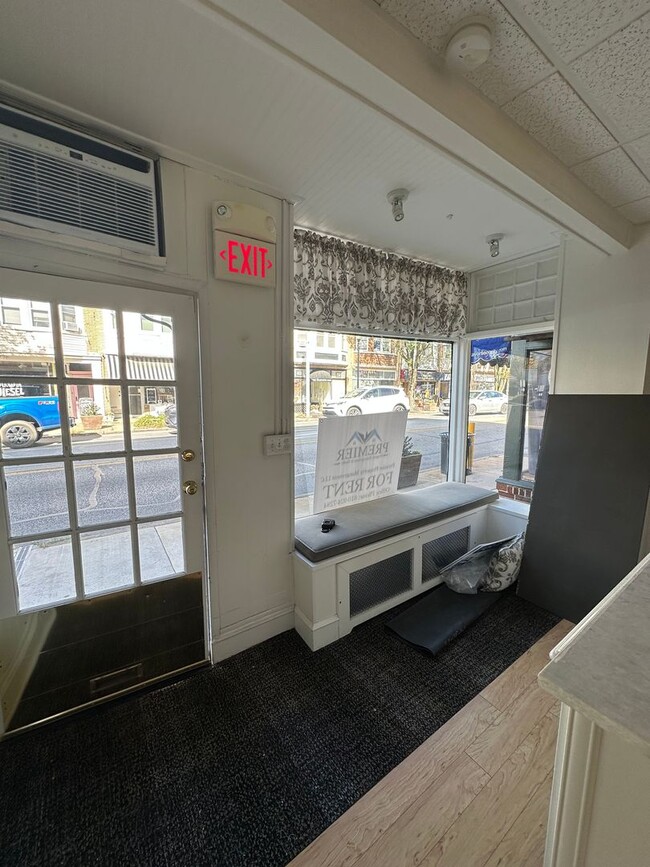 Building Photo - Prime Commercial Storefront in the Heart o...