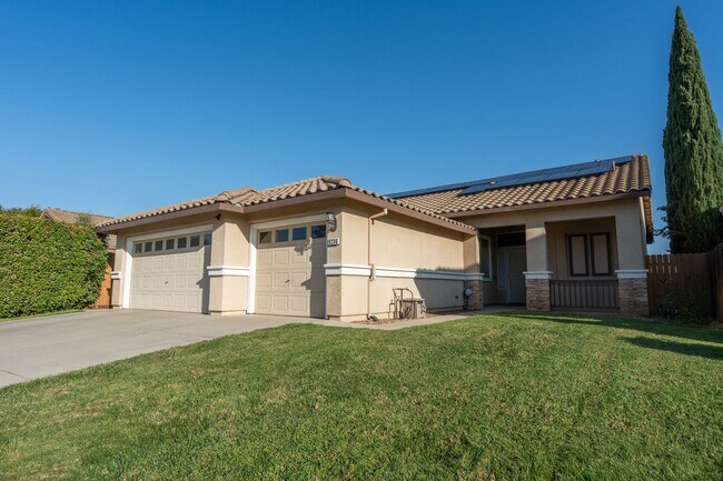 Foto del edificio - Stunning 3 Bedroom 2 Bath Home