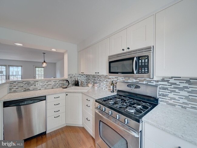 Building Photo - 3022 Kings Village Rd