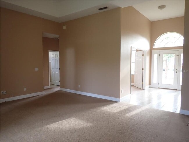 Building Photo - 31 Roller Ln