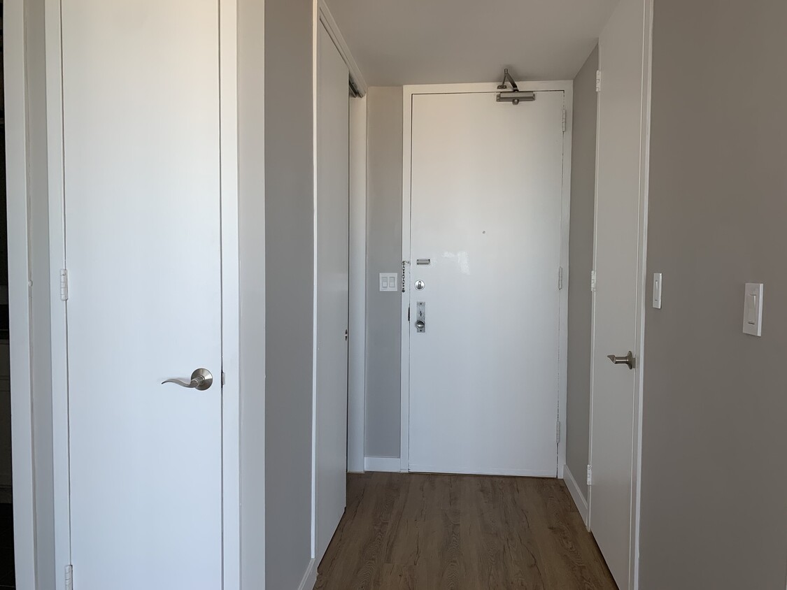 Foto principal - 1700 E 56th St