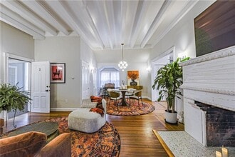 Building Photo - 7 Mt Vernon St