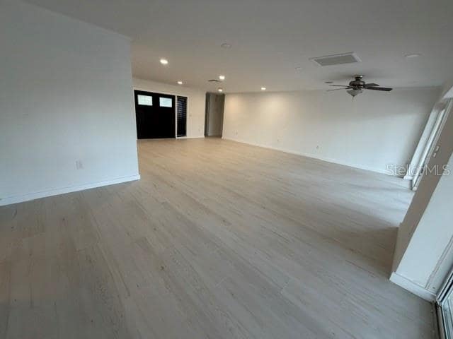 Building Photo - 605 Lotus Ln