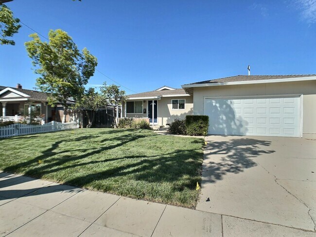 Building Photo - 3 Bedroom House in the 95118