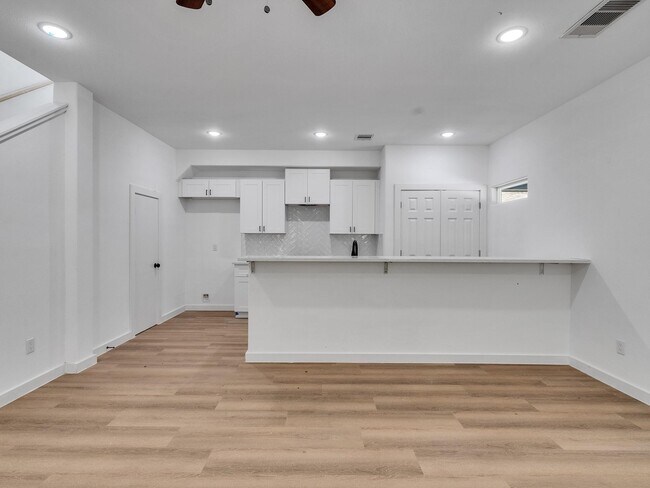 Building Photo - 7428 Laura Koppe Rd