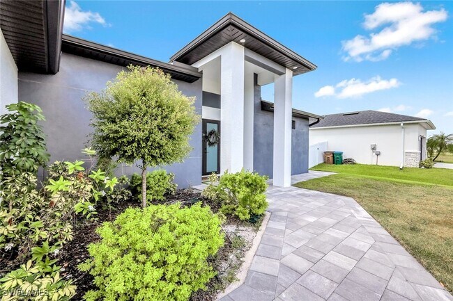 Foto del edificio - 502 SW 25th Pl