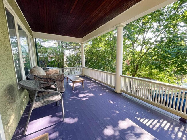 Foto del edificio - 103 Spring Ln