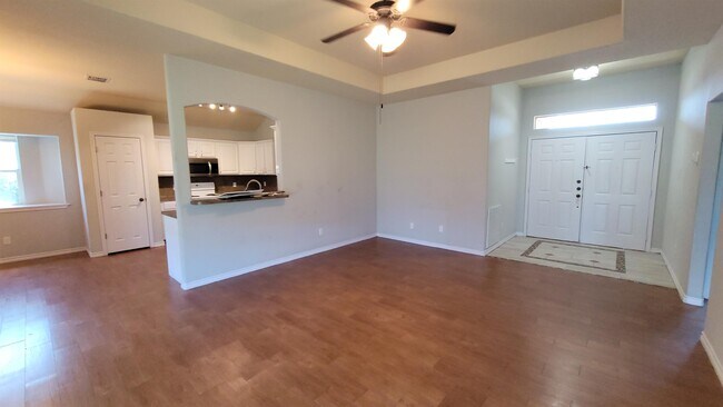 Building Photo - 6726 Labonte Dr