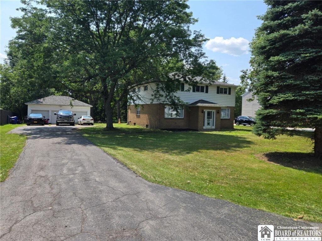 Foto principal - 4269 Clinton St