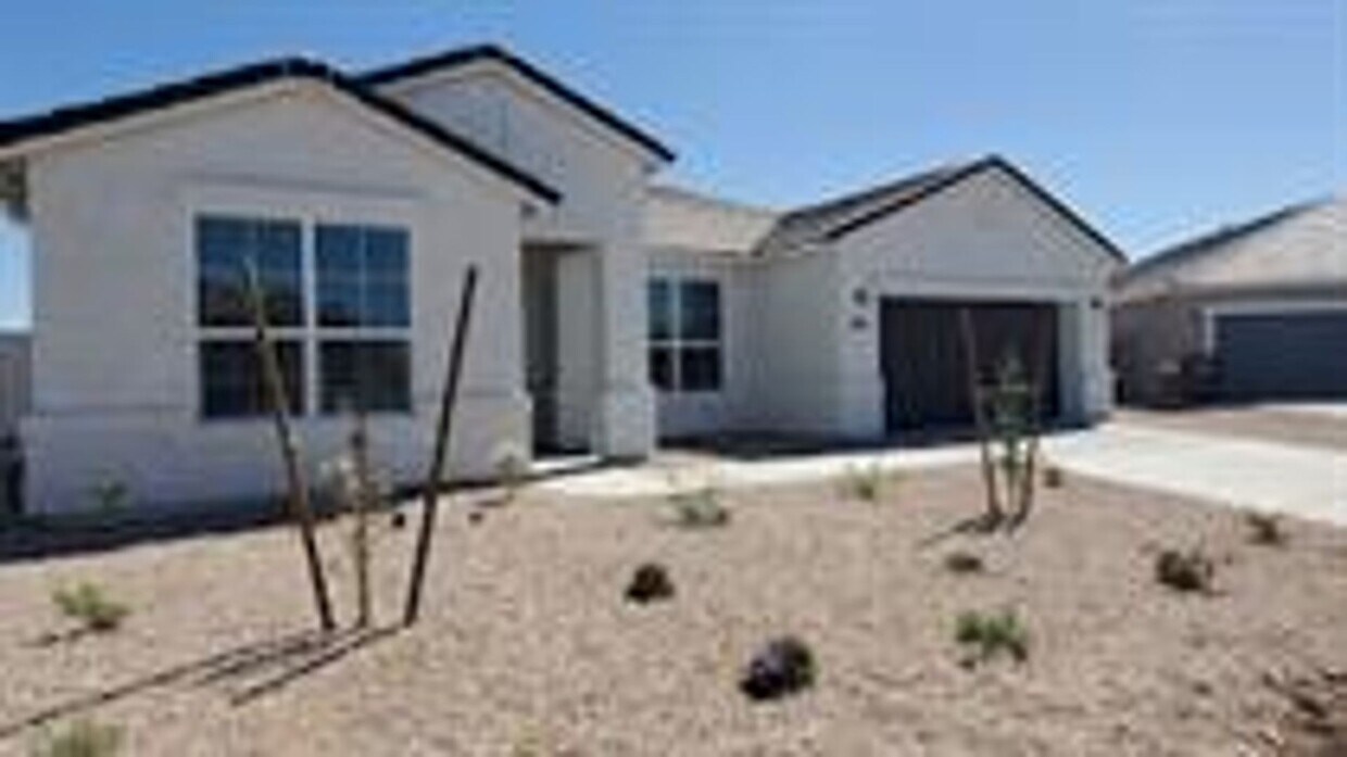 Foto principal - Single Family Home 3bedroom 2.5 baths