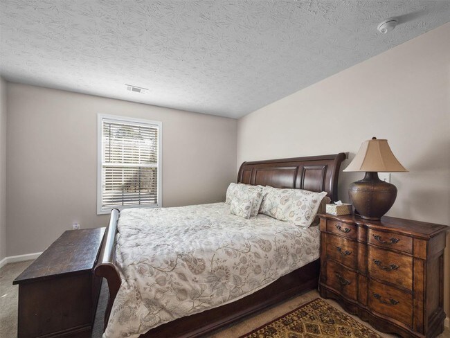 Building Photo - 2057 Beverly Road