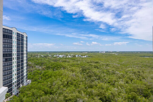 Building Photo - 420 Cove Tower Dr