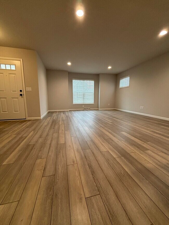 Foto del edificio - 9231 Rustic Pine Rd
