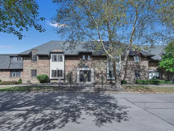 Building Photo - 652 Olde Towne Ave