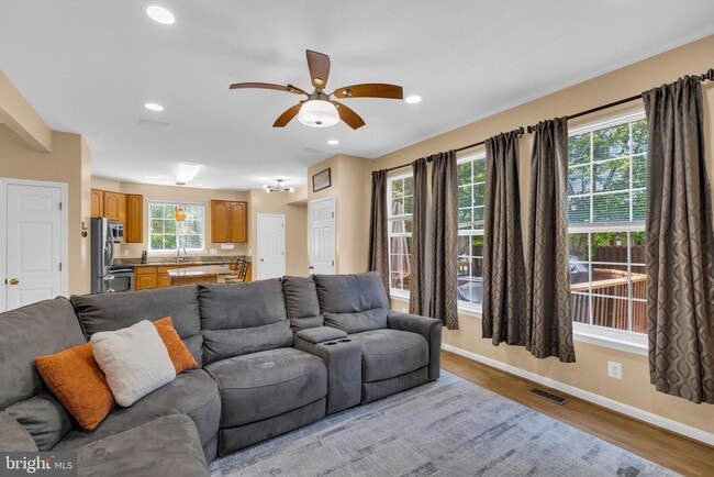 Building Photo - 6802 Dewars Way