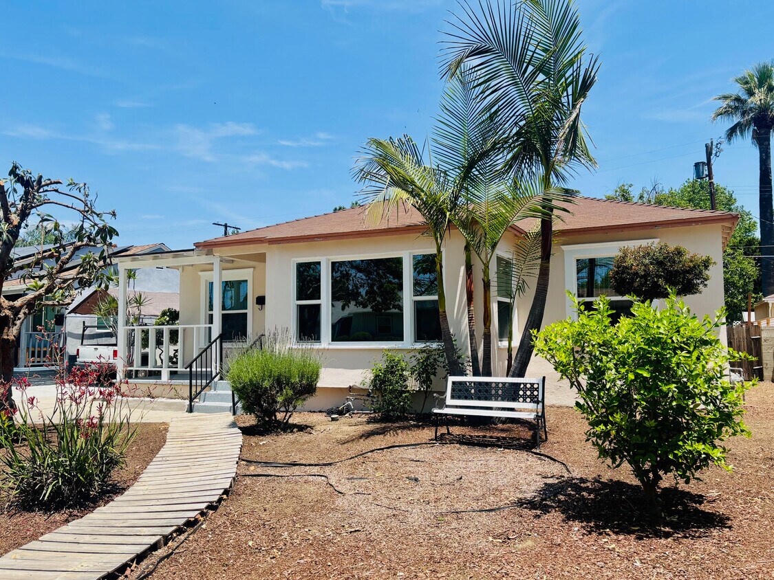 Foto principal - 6534 Balcom Ave
