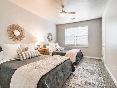 Foto del edificio - 1249 East Main Street