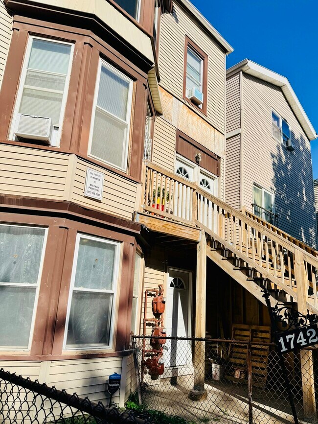 Building Photo - 1742 N St Louis Ave