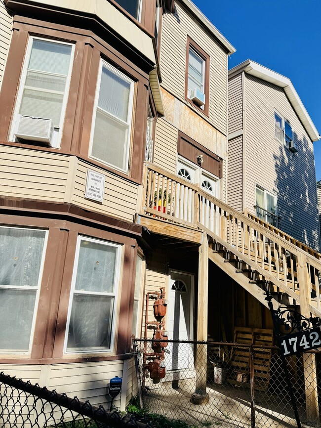 Building Photo - 1742 N St Louis Ave