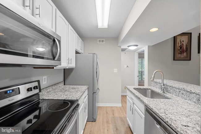 Building Photo - 12152 Penderview Terrace
