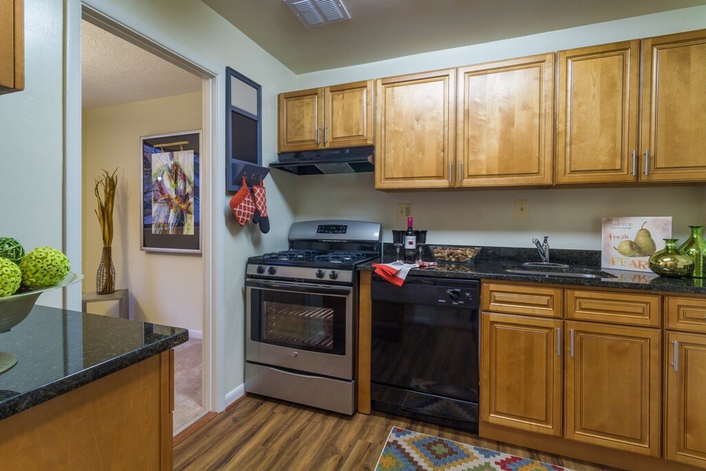 Summit Hills Apartments in Silver Spring, MD