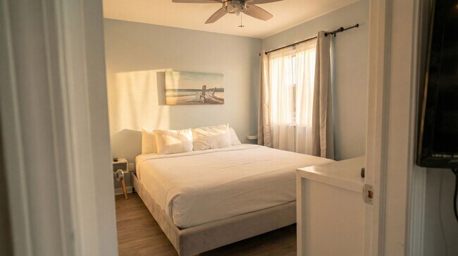 Foto del edificio - 924 W Beach Blvd